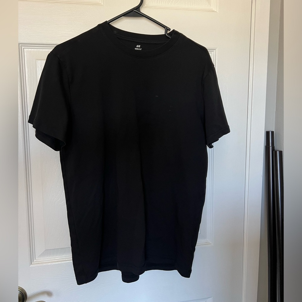 H&M Men’s Small Black Shirt